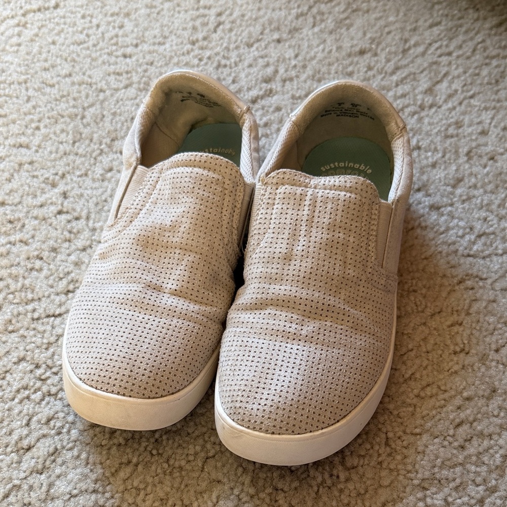 Dr. Scholl’s Cream Slip-On Sneakers